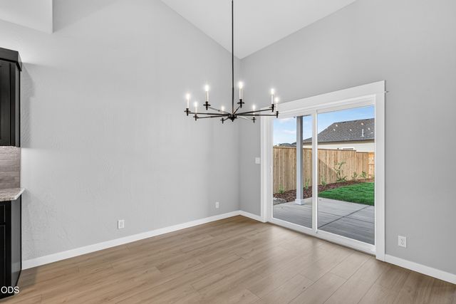 3233 Garner Way, Medford, OR 97504