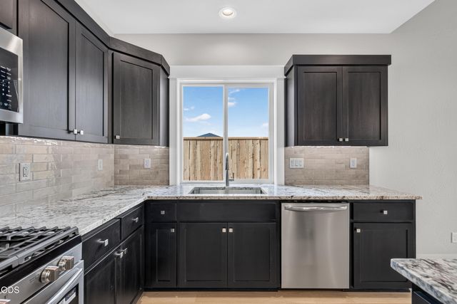 3233 Garner Way, Medford, OR 97504