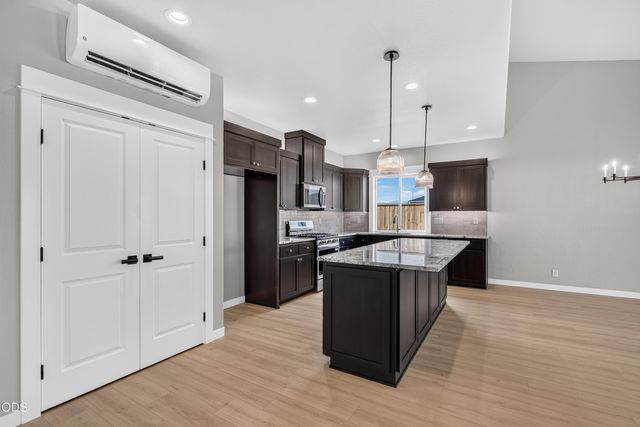 3233 Garner Way, Medford, OR 97504