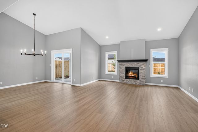 3233 Garner Way, Medford, OR 97504
