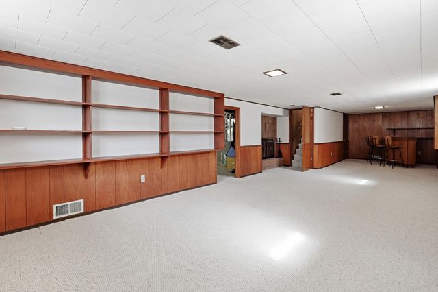 8409 32nd Place N, Crystal, MN 55427