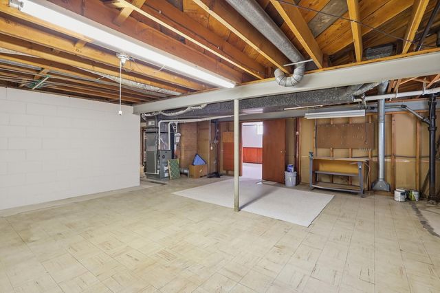 8409 32nd Place N, Crystal, MN 55427