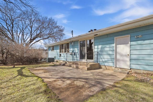 8409 32nd Place N, Crystal, MN 55427