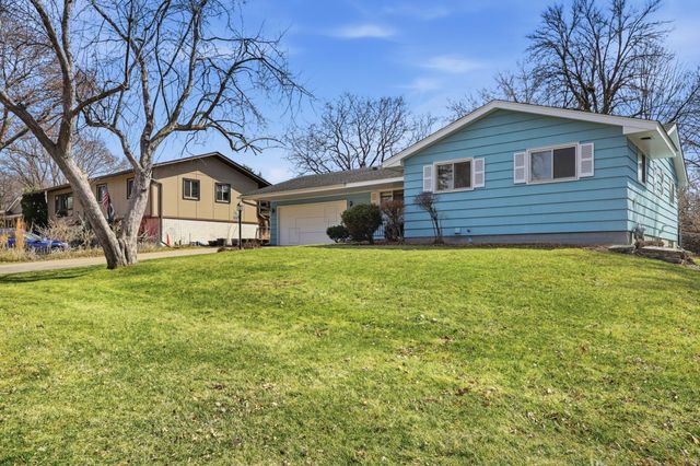 8409 32nd Place N, Crystal, MN 55427