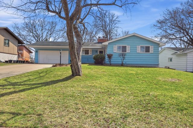 8409 32nd Place N, Crystal, MN 55427