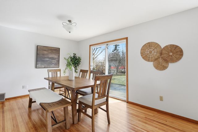 8409 32nd Place N, Crystal, MN 55427