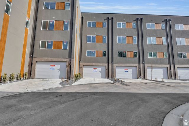 243 E BURCH PL, South Ogden, UT 84405