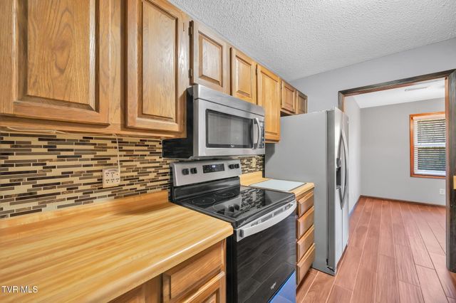 2 Broadwood Circle, Johnson City, TN 37604