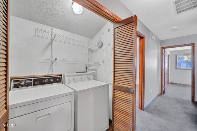 2 Broadwood Circle, Johnson City, TN 37604