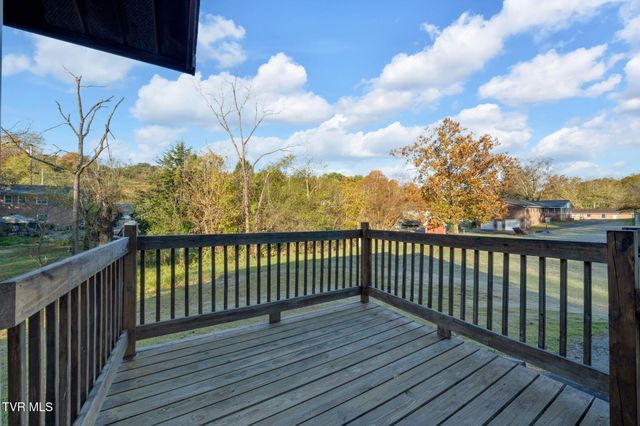 2 Broadwood Circle, Johnson City, TN 37604