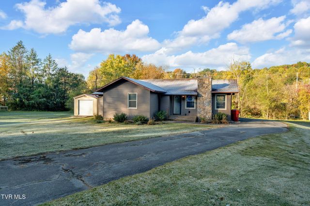 2 Broadwood Circle, Johnson City, TN 37604