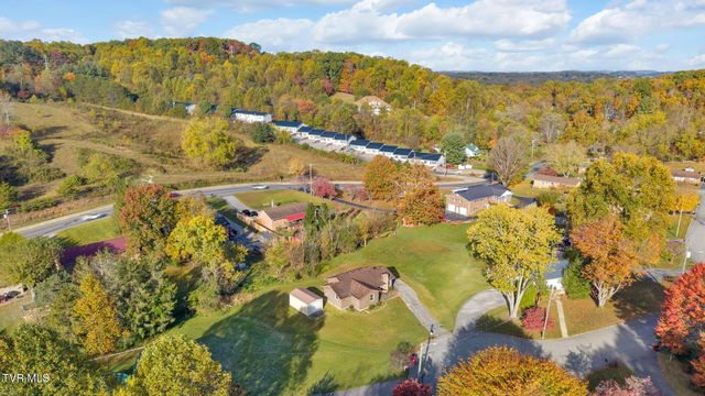 2 Broadwood Circle, Johnson City, TN 37604