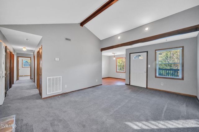 2 Broadwood Circle, Johnson City, TN 37604