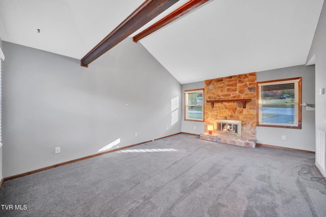 2 Broadwood Circle, Johnson City, TN 37604