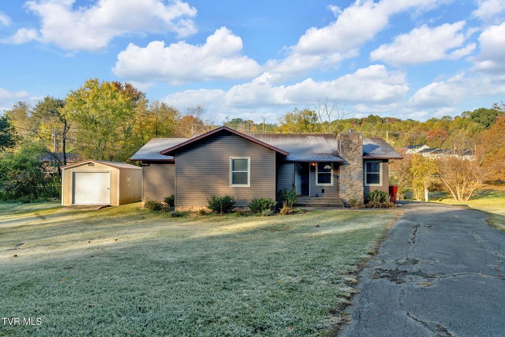 2 Broadwood Circle, Johnson City, TN 37604