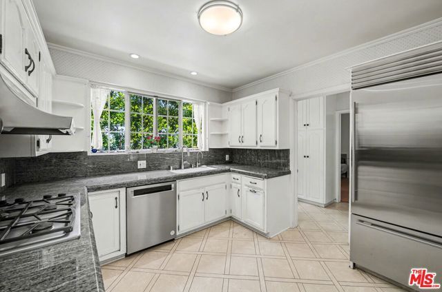 608 Trenton Drive, Beverly Hills, CA 90210