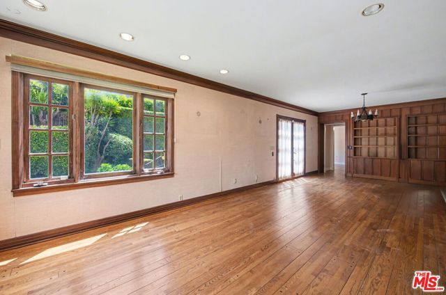 608 Trenton Drive, Beverly Hills, CA 90210