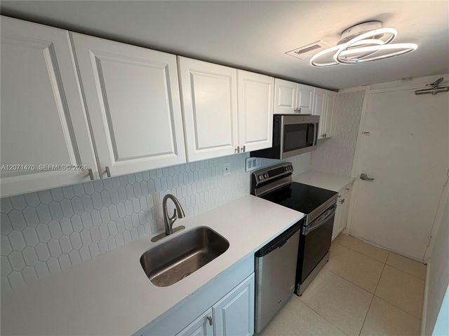 1000 West Avenue 330, Miami Beach, FL 33139