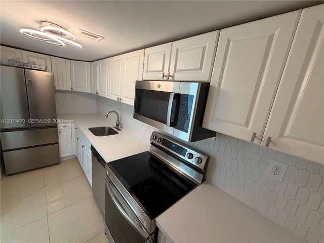 1000 West Avenue 330, Miami Beach, FL 33139