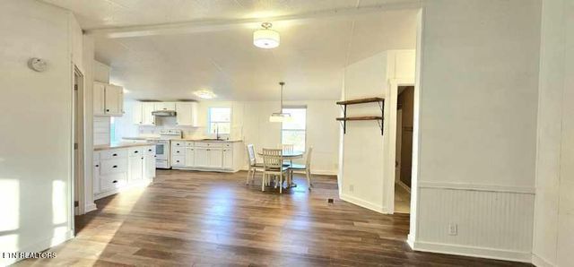 365 Billingsley Rd, Sweetwater, TN 37874