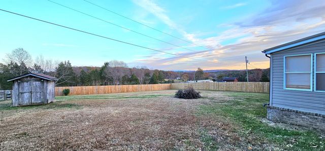 365 Billingsley Rd, Sweetwater, TN 37874