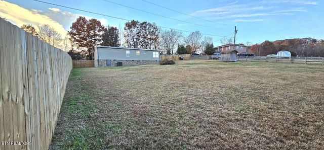 365 Billingsley Rd, Sweetwater, TN 37874