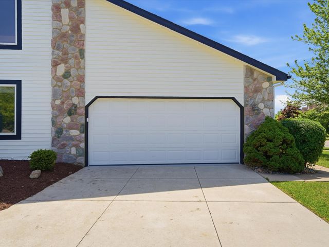 1657 Wake Robin Court, Ann Arbor, MI 48103