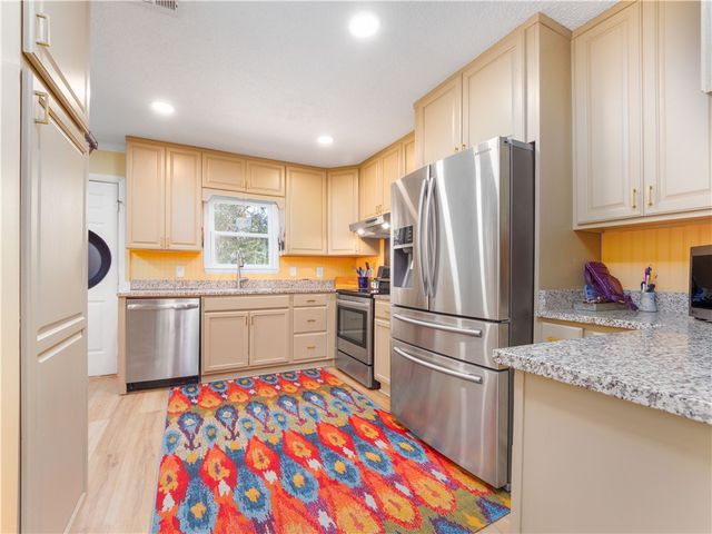 138 Crossbrook Drive, Brunswick, GA 31525