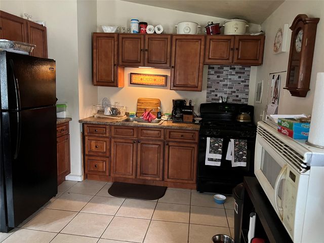 76 Samuel Street, Ronkonkoma, NY 11779