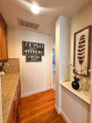 2211 Minden Way, Sacramento, CA 95835