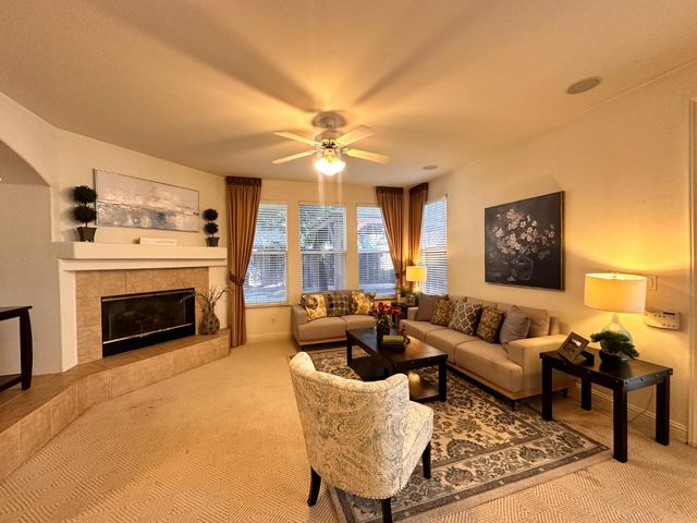 2211 Minden Way, Sacramento, CA 95835