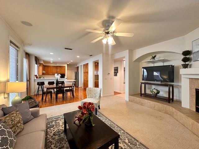 2211 Minden Way, Sacramento, CA 95835