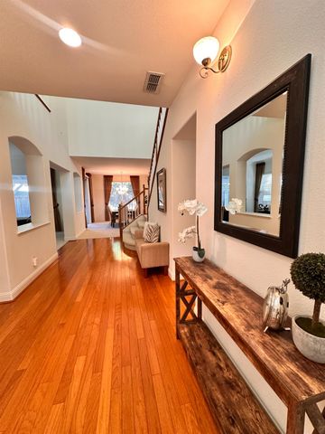 2211 Minden Way, Sacramento, CA 95835