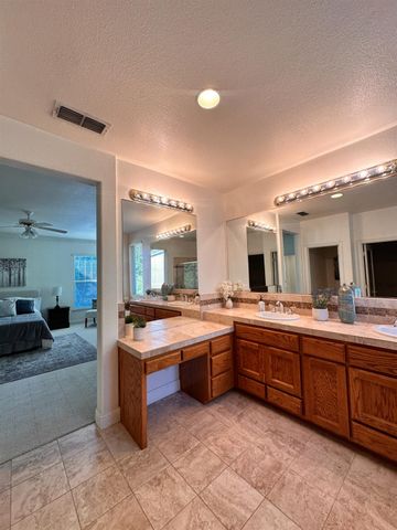 2211 Minden Way, Sacramento, CA 95835