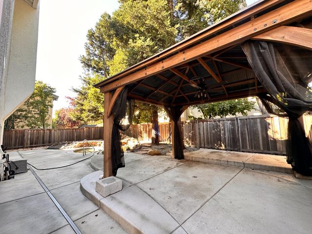 2211 Minden Way, Sacramento, CA 95835