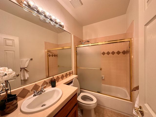 2211 Minden Way, Sacramento, CA 95835