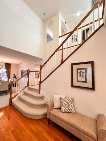 2211 Minden Way, Sacramento, CA 95835