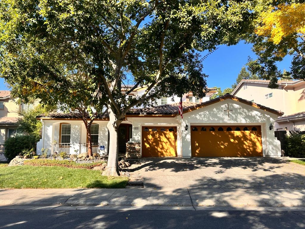2211 Minden Way, Sacramento, CA 95835