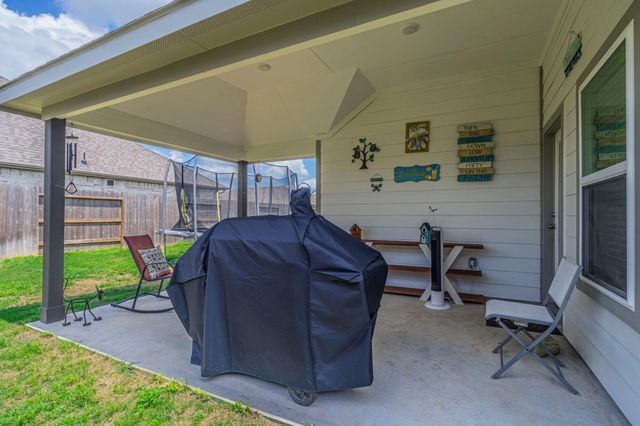 32410 Willow Hollow Way, Waller, TX 77484