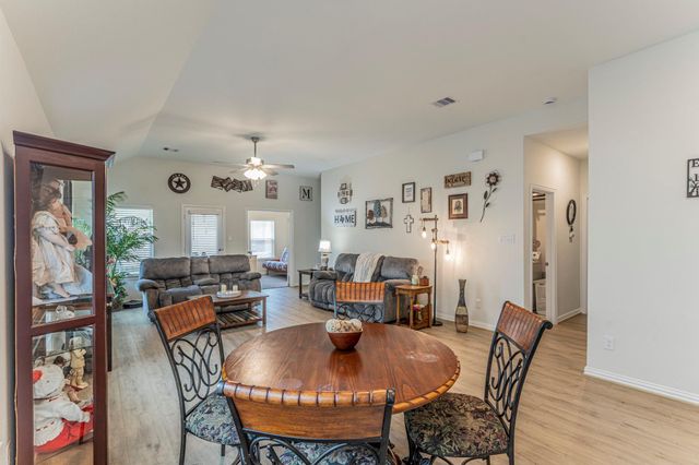 32410 Willow Hollow Way, Waller, TX 77484