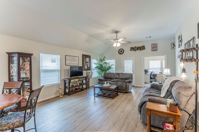 32410 Willow Hollow Way, Waller, TX 77484