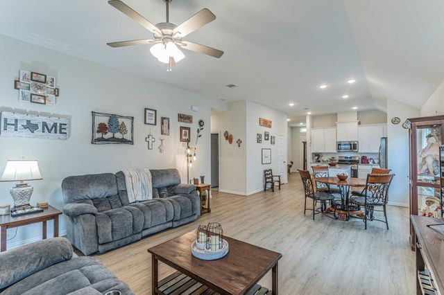 32410 Willow Hollow Way, Waller, TX 77484