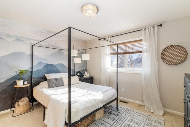 2680 Brittany Lane, Woodbury, MN 55125