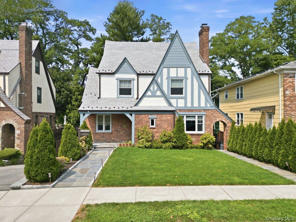 277 Devoe Avenue, Yonkers, NY 10705