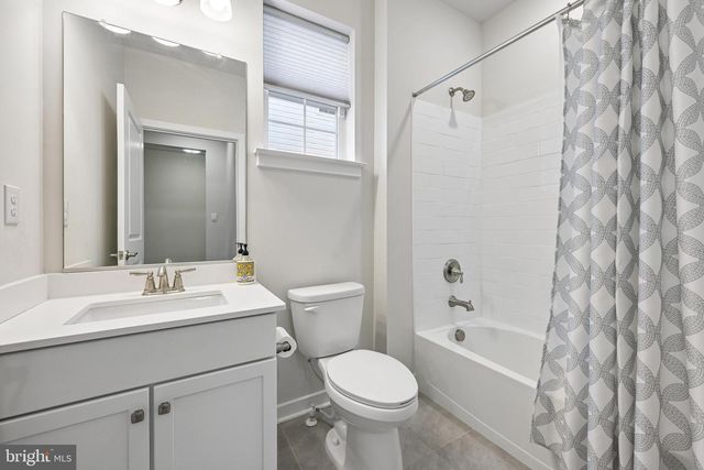 235 CONGRESSIONAL CT, Moorestown, NJ 08057