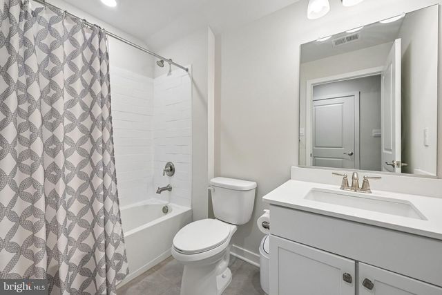 235 CONGRESSIONAL CT, Moorestown, NJ 08057