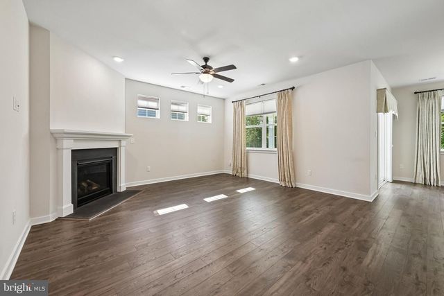 235 CONGRESSIONAL CT, Moorestown, NJ 08057