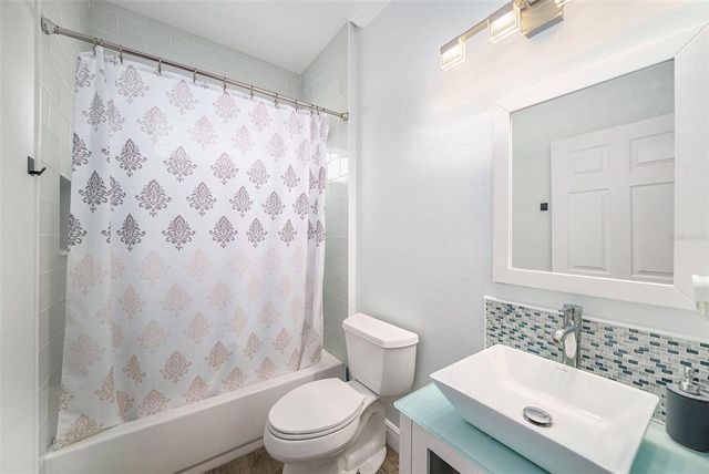 8407 HUNTERS FORK LOOP, Ruskin, FL 33573