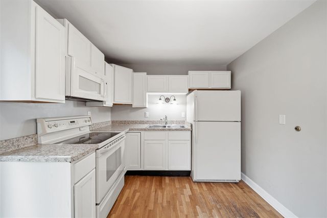 122 W Monroe Street, Jackson, MI 49202