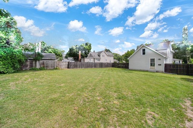 122 W Monroe Street, Jackson, MI 49202